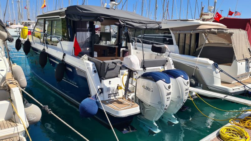 2022 Model Jeanneau Merry Fisher 1095 2 x 300 Yamaha